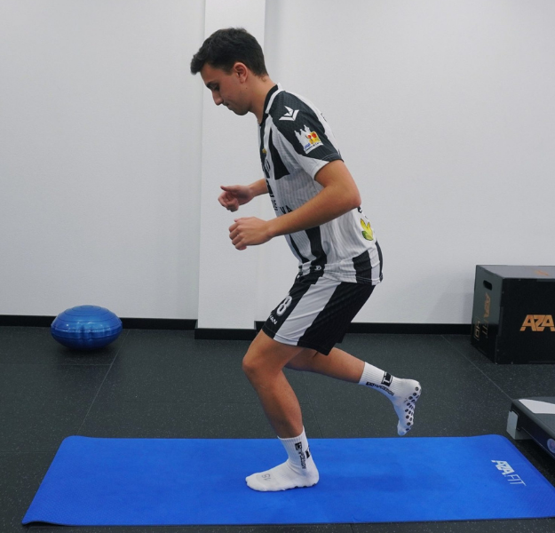 Ginásio moderno da PhysioClinic para pilates clínico e exercício terapêutico